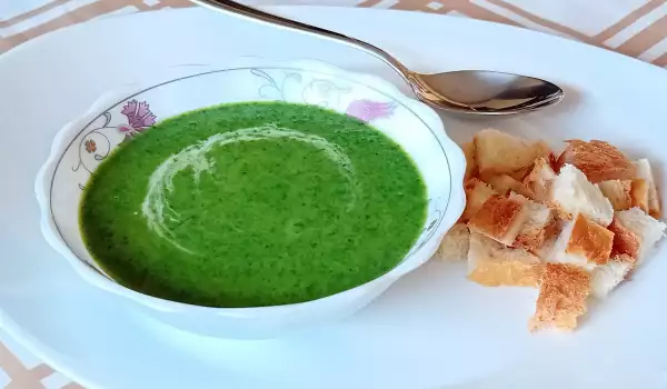 Зелена магданозена супа