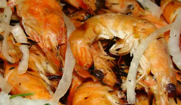 Средиземноморски мариновани скариди на скара