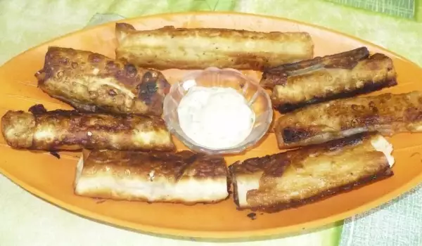 Хрупкави марокански пурички с таханов сос