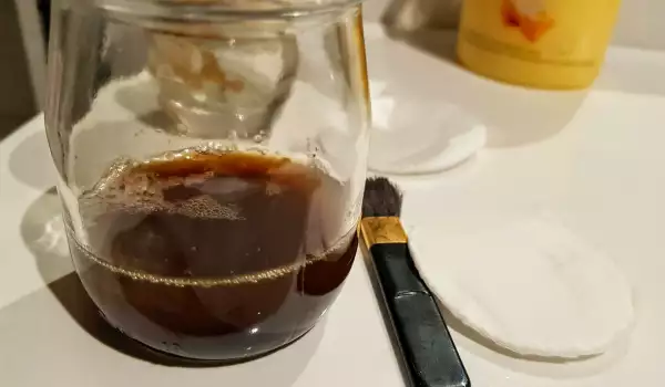 Маска за лице с утайка от кафе