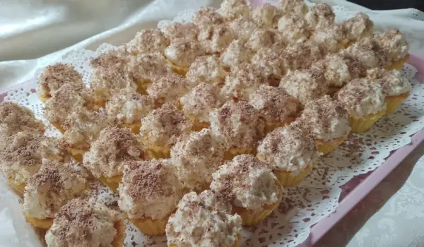 Маслени кошнички с крем