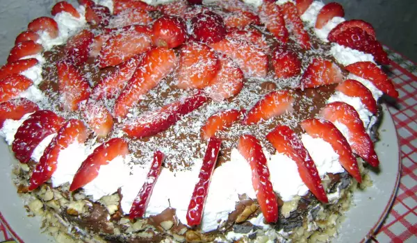 Медена торта с шоколад и ягоди
