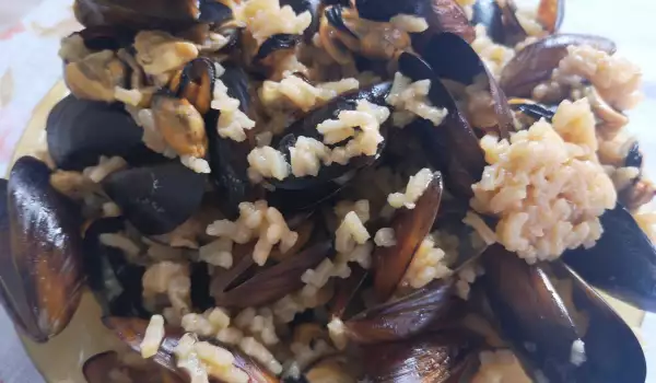 Миди с ориз по каварненски