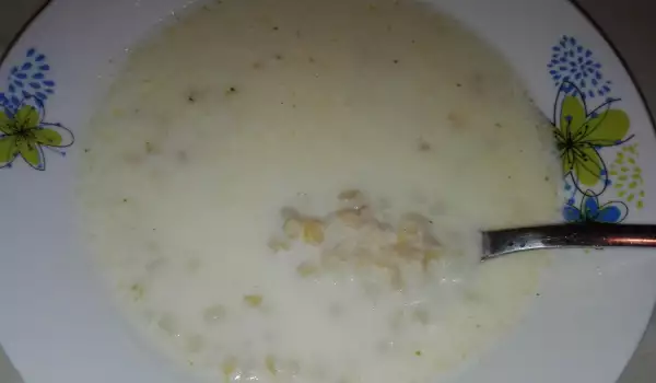 Млечна супа с пшеница