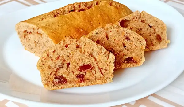 Морковен кекс със стафиди и канела