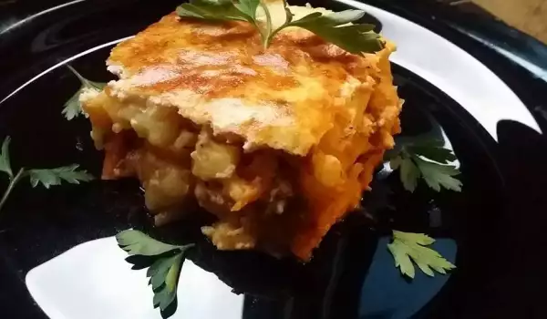 Мусака с картофи и кисело зеле