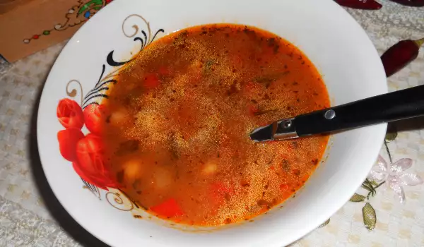 Топла нахутена супа