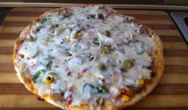 Традиционна неделна домашна пица