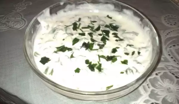 Картофена салатка с кисело мляко