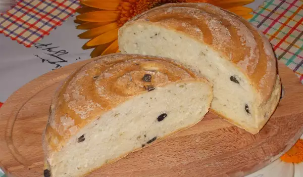 Обреден хляб за Богородица с аромат на билки
