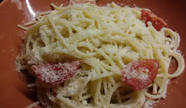 Спагети Алиоли с чери домати