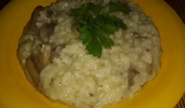 Ориз с консервирани гъби