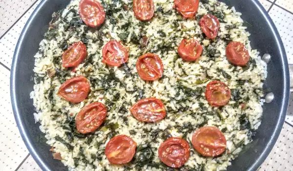 Ориз със спанак и сушени домати