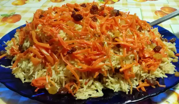 Персийски ориз със стафиди и моркови