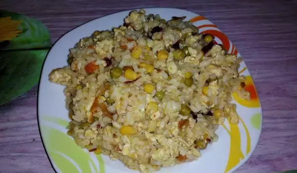Ориз със зеленчуци по китайски