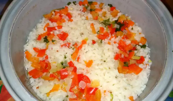 Ориз със зеленчуци на оризоварка