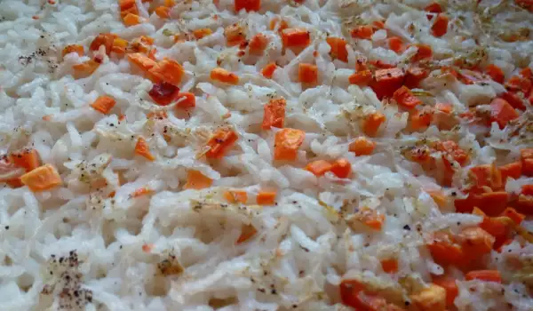 Моркови с ориз в микровълнова
