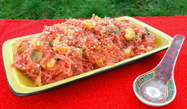 Оризови спагети с домашен сос и зеленчуци