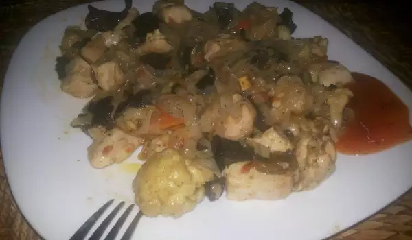 Оризово фиде с пилешко месо и зеленчуци