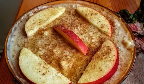 Овесена каша с вкус на ябълков пай
