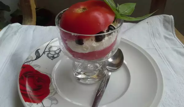 Солен сладолед в домат