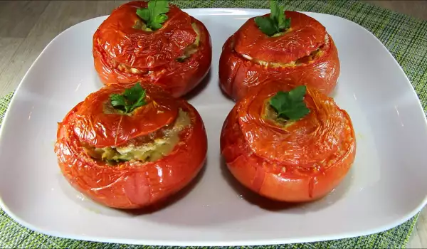 Пълнени домати с тиквички