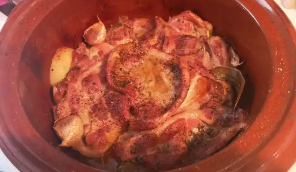 Свински пържоли с ябълки на фурна
