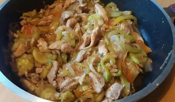 Пилешко на тиган с печени зеленчуци