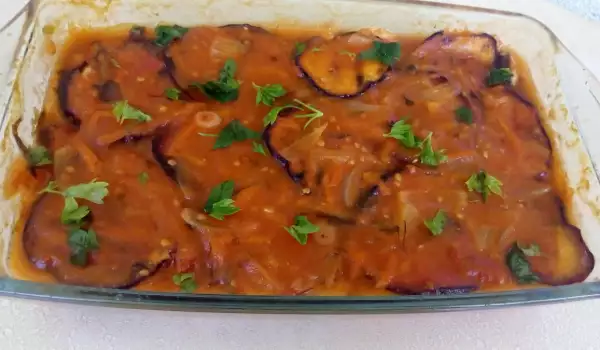 Патладжан с доматен сос на фурна