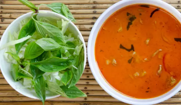 Азиатска фъстъчена супа