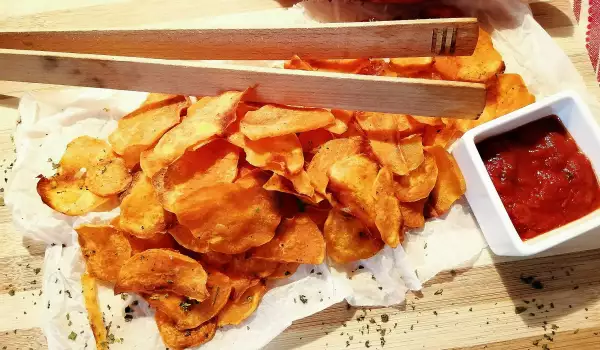 Печен чипс от сладки картофи на фурна