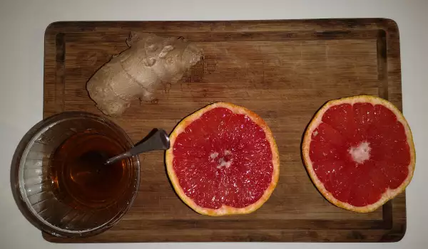 Печен грейпфрут с мед и джинджифил