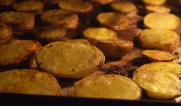 Печени картофи с мързелива гарнитура