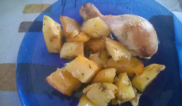 Ароматно печено пиле с картофи