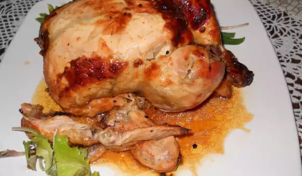 Печено пиле в плик със сос
