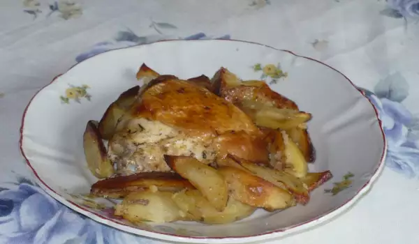 Печено пиле с пикантни картофи