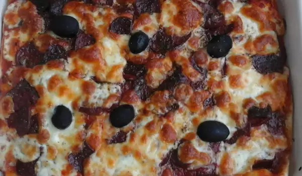Пица с луканка и маслини