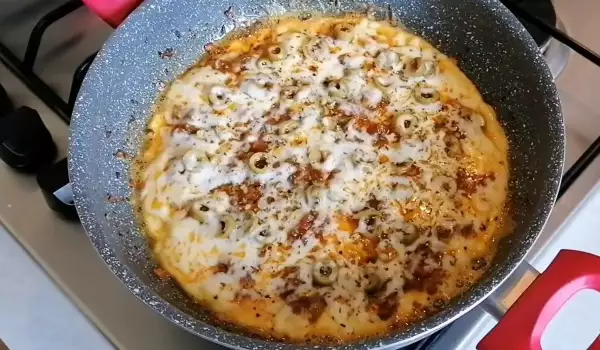 Вегетариански пица омлет на тиган