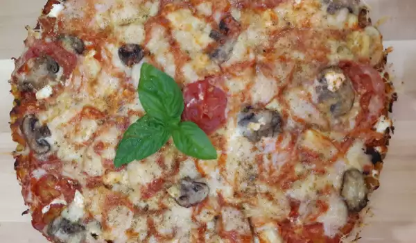 Здравословна богата пица с блат от тиквички