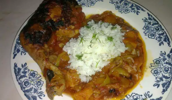 Пилешко с домати, ориз и зеленчуци