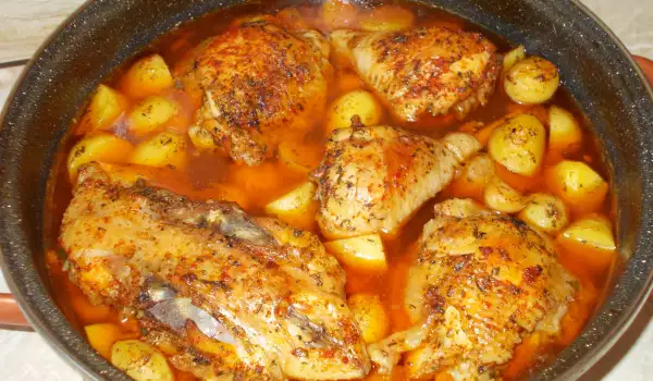 Пилешко печено с пресни картофки и чесън