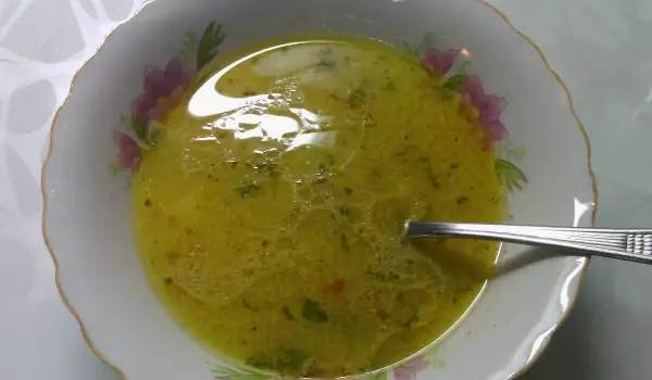 Домашна пилешка супа с вкусен бульон