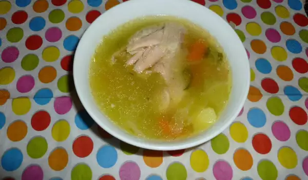 Пилешка супа с целина и зеле