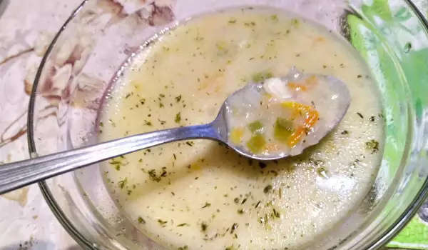 Ароматна пилешка супа без фиде