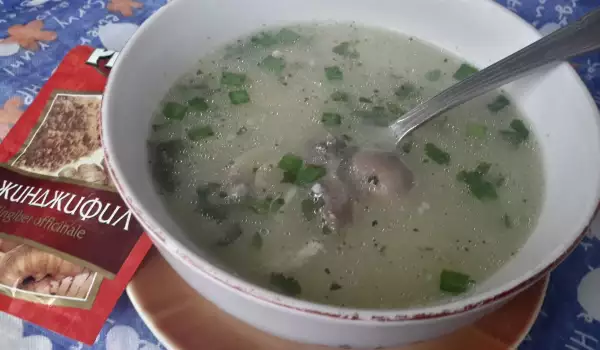 Пилешка супа с гъби и джинджифил
