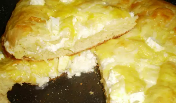 Лесна и вкусна питка със сирене и кашкавал