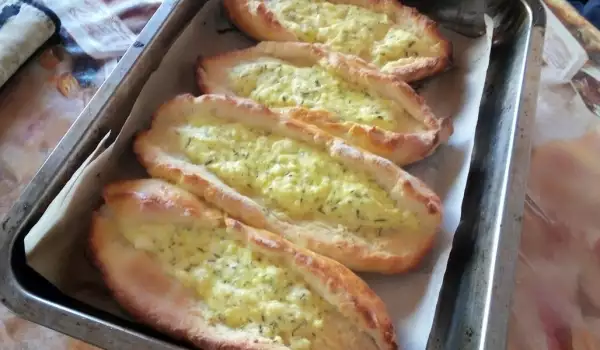 Питки-лодки със сирене