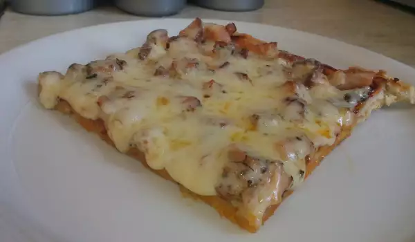 Пица с луканка и гъби