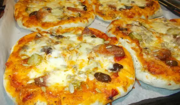 Сочна българска пица