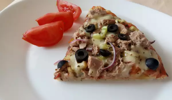 Пица с риба тон и моцарела